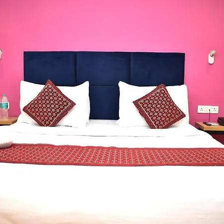 Qotel Express La Serene -Gagan Vihar